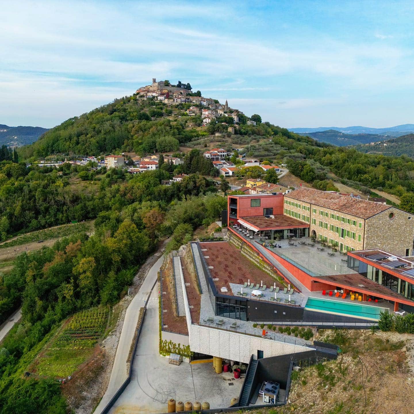 Vinarija Roxanich - pogled na vinariju i hotel