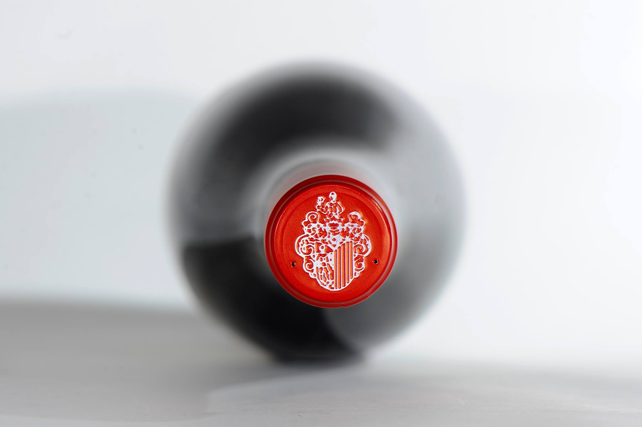 Vinarija Roxanich - logo na boci