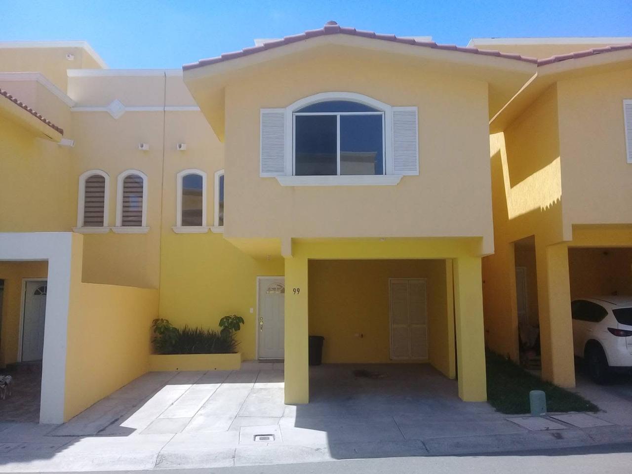 Casa en venta en General, Tijuana con 4 recámaras