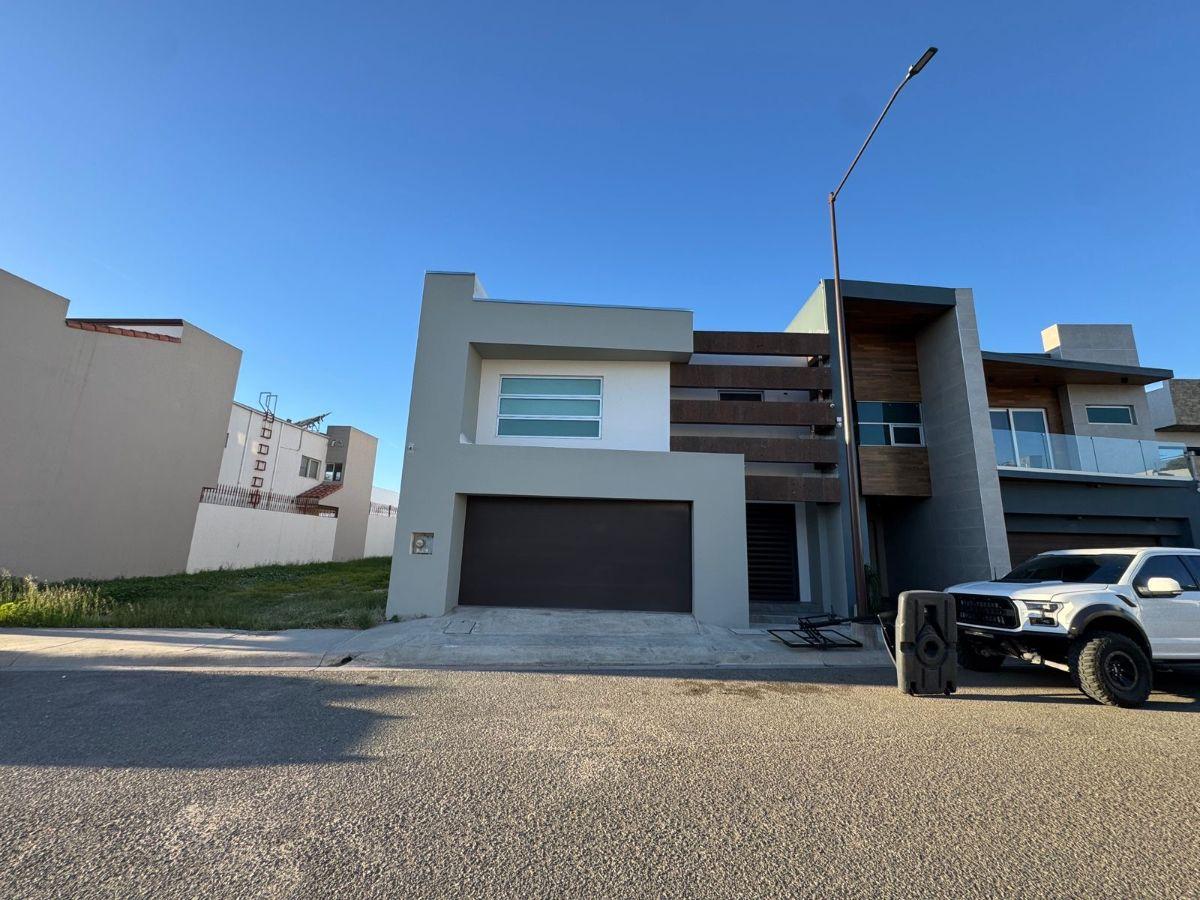Casa en venta en General, Tijuana con 3 recámaras