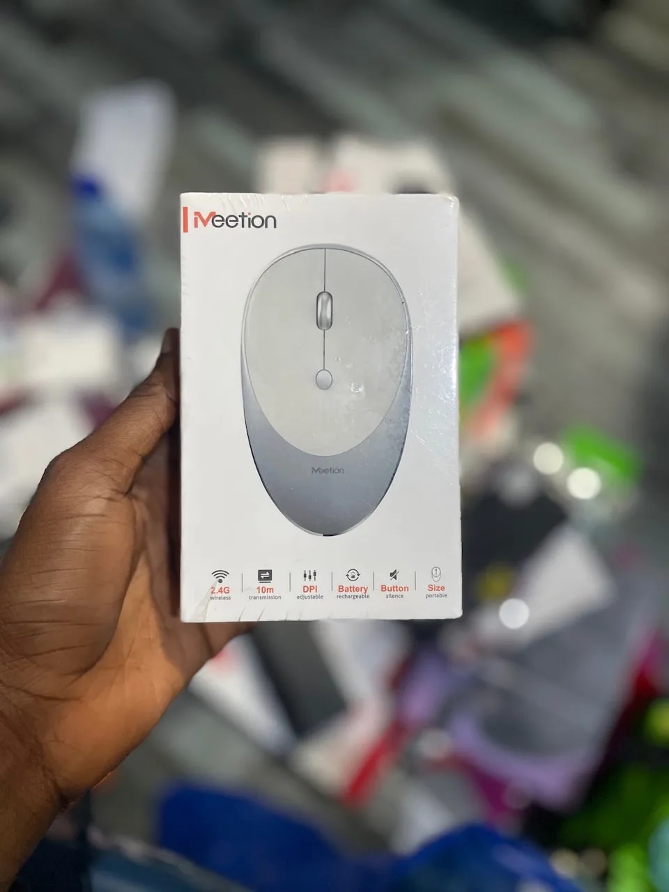 Rechargeable wireless Bluetooth mouse - Image 1