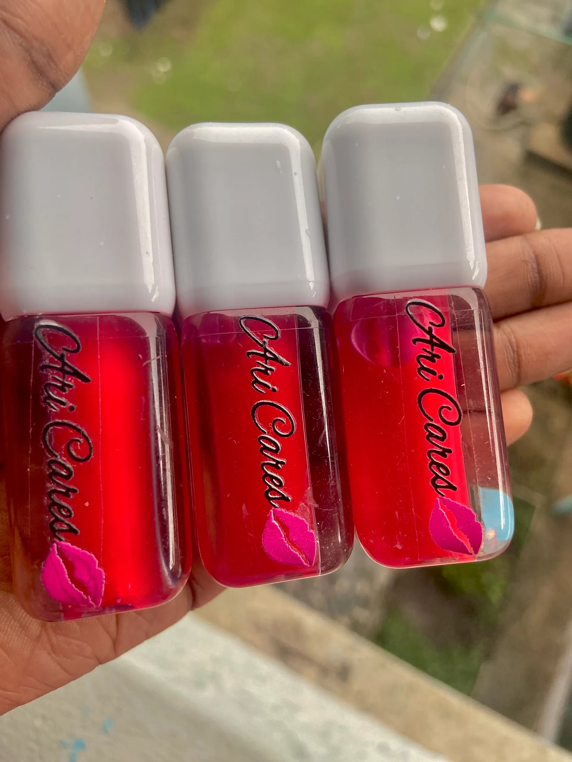 Cherry red lip gloss - Image 1