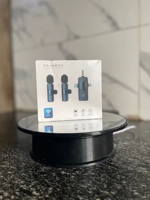 Wireless lapel microphone  - Image 1