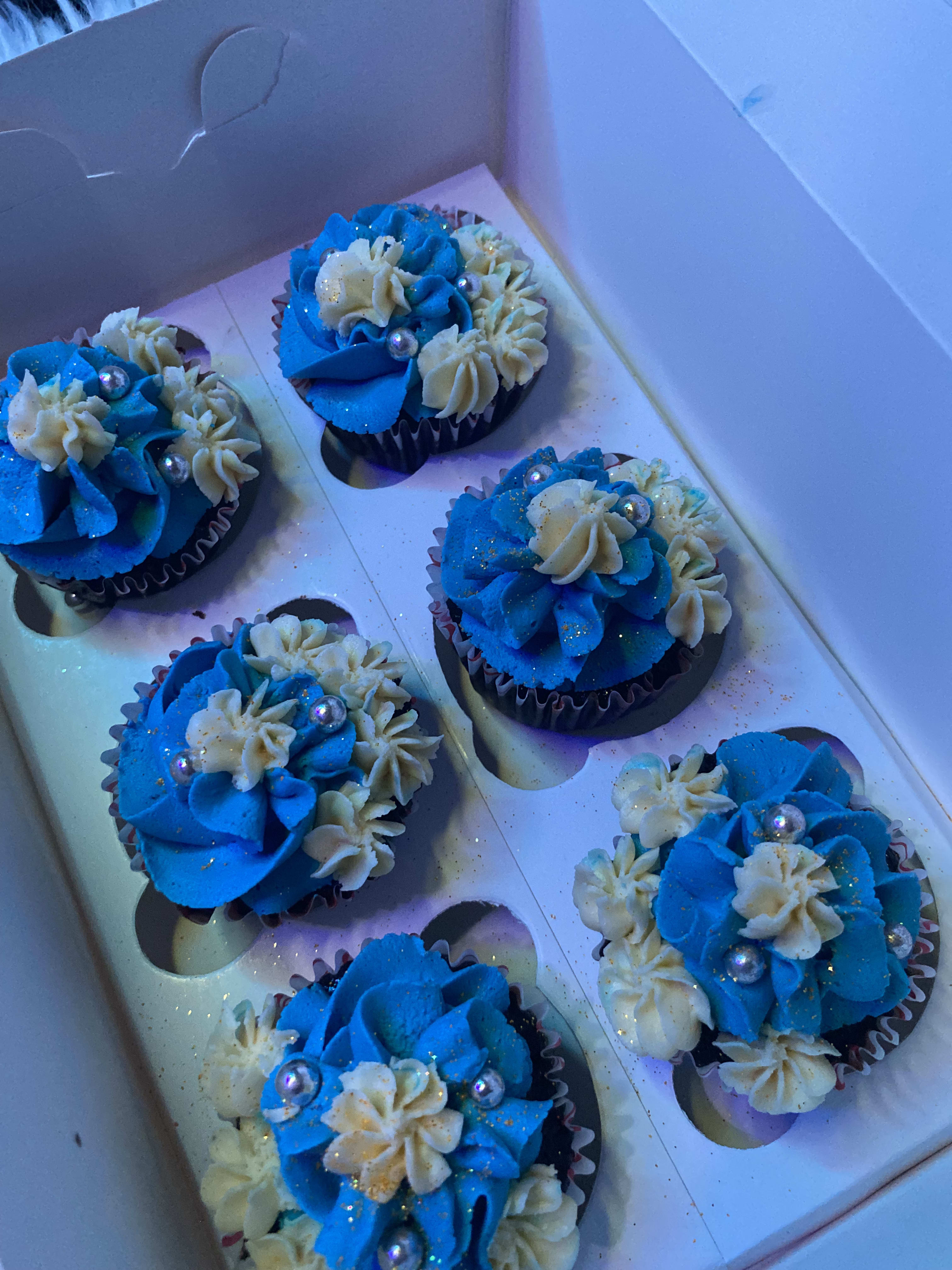 Iced cupcakes (Box of 6) - Image 1