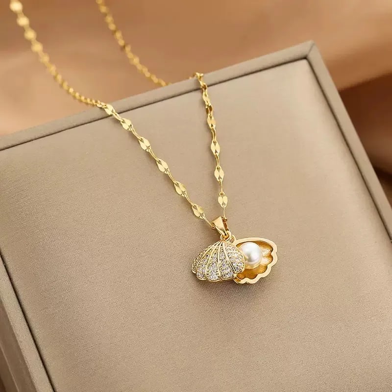 Oyster Shell Gold Necklace With Free Jewelry Box