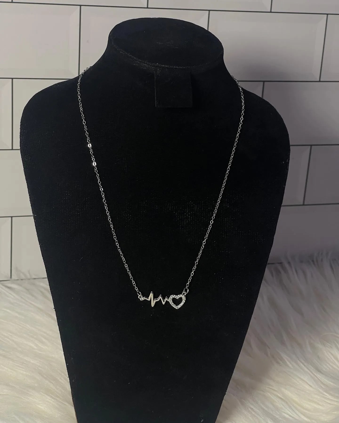 Heartbeat necklace
