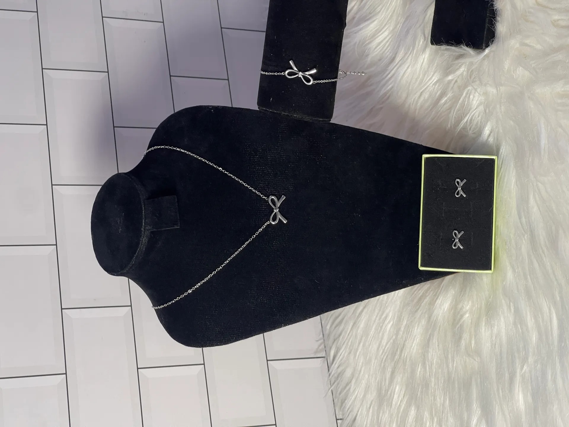 3-in-1 bow necklace set