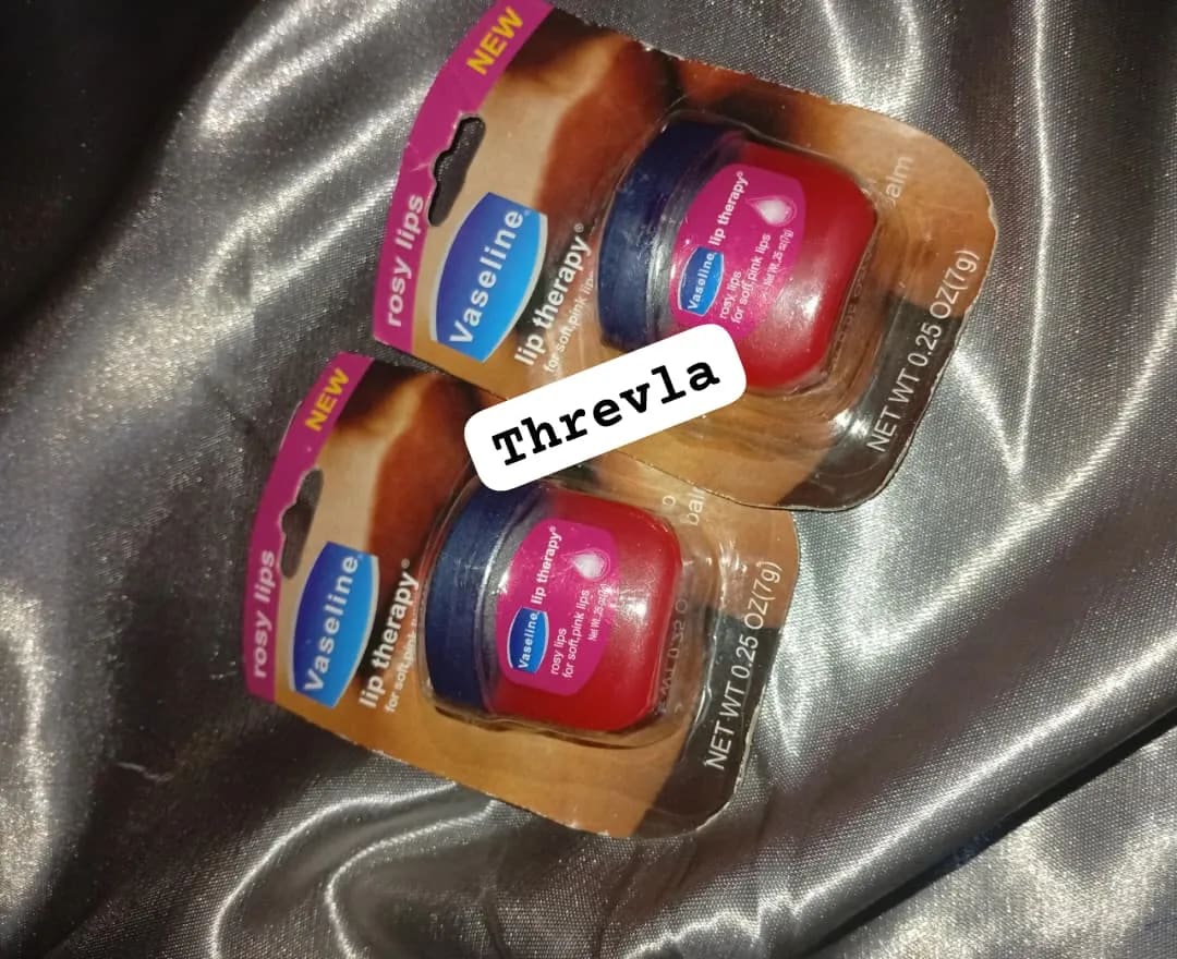 Vaseline lip therapy