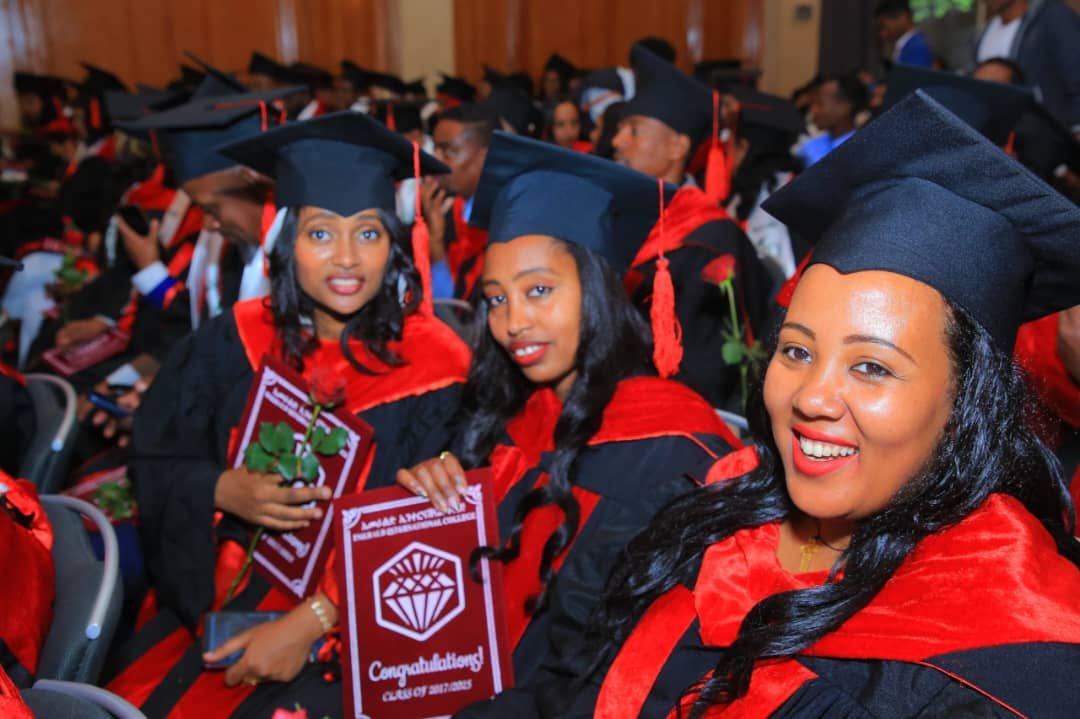 ኤመራልድ ከሴቶችና ማህበራዊ ጉዳይ ሚኒስትር ጋር በመተባበር ያሰለጠናቸውን ሴት አመራሮች አስመረቀ