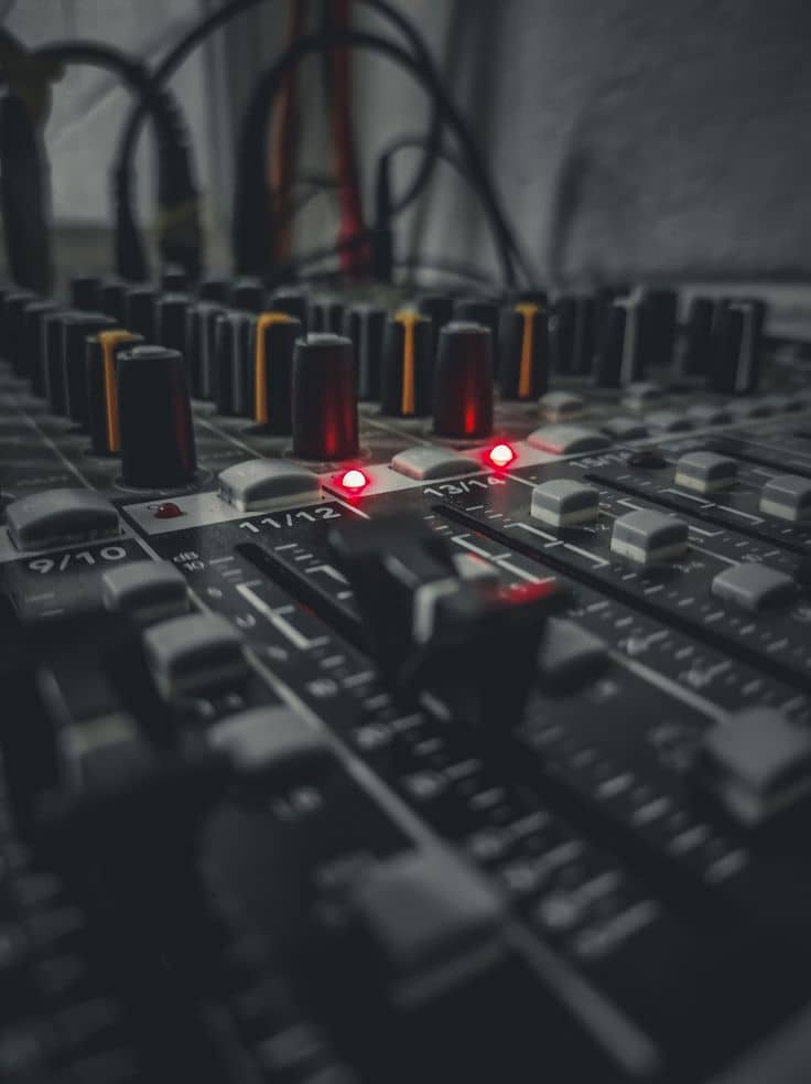 Mission Visual - Mixing Console