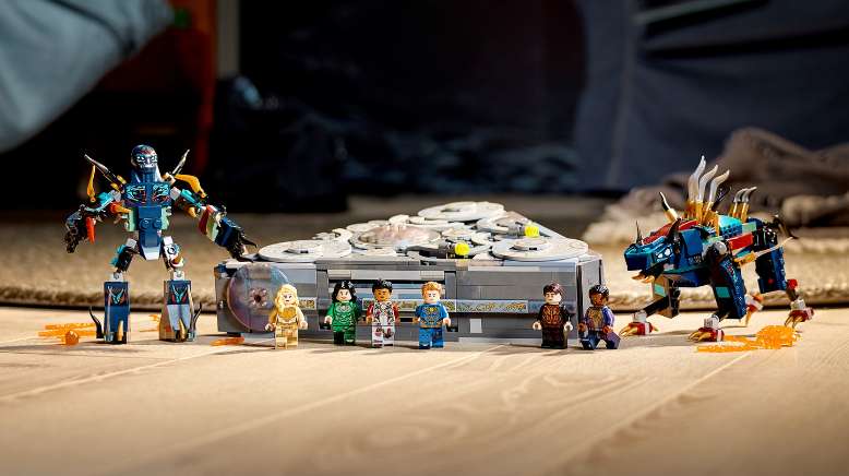 76156 LEGO Marvel Rise of the Domo | Snap up this LEGO Marvel Superhero Spacecraft set at a huge discount before it retires! Image