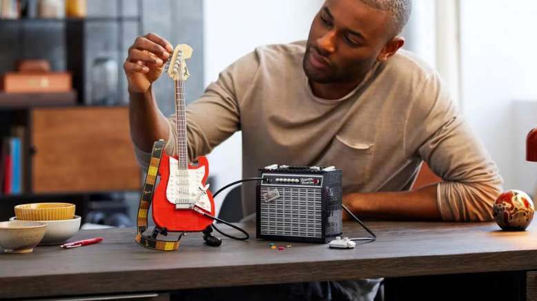 21329 LEGO Ideas Fender Stratocaster | Strum-tacular! The LEGO Fender Stratocaster Hits All the Right Bricks for Music Lovers! Image