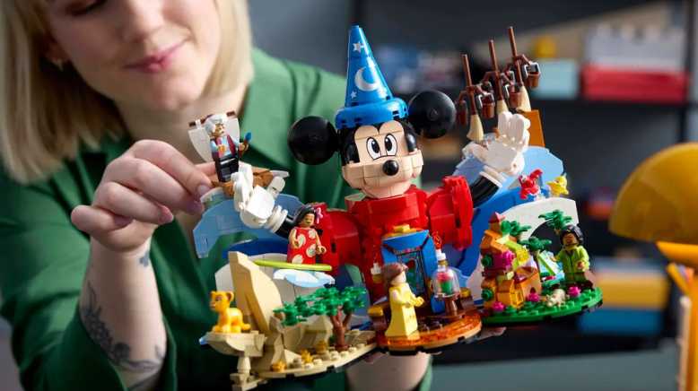 21352 LEGO Ideas Magic of Disney | Unlock the Magic: Build and Display Your Favourite Disney Moments with LEGO Ideas Magic of Disney Set! Image
