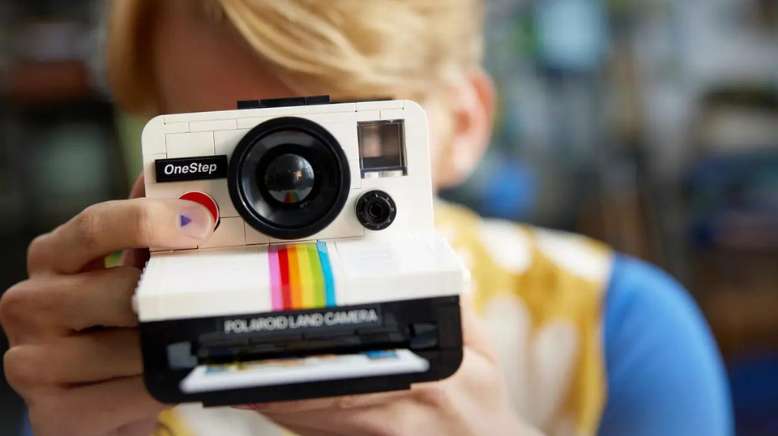 Photography and LEGO enthusiasts worldwide get ready to build as the LEGO Group and Polaroid introduce the brand-new LEGO IDEAS: Polaroid OneStep SX-70 Camera! Image