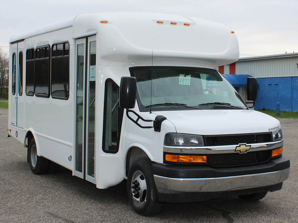 2022 Starcraft Allstar 22 14&2 Chevy 4500 front of bus passenger side view