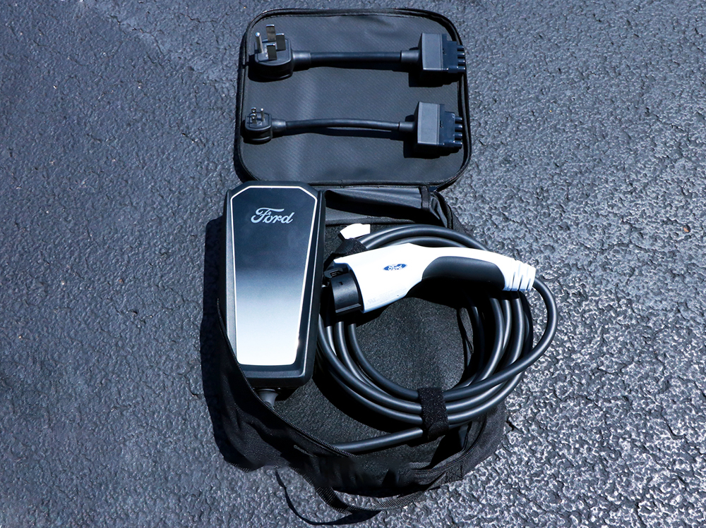 2022 Ford E-Transit 9 passenger charger