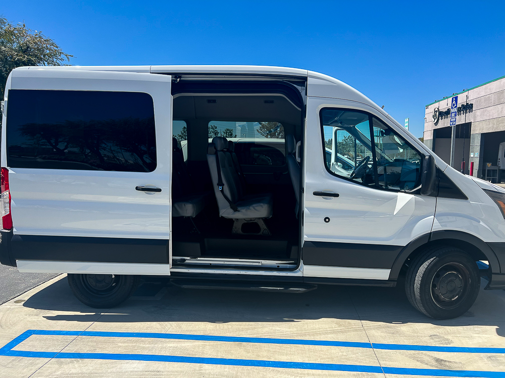 2015 Ford T150 Mid Roof - USED - 8+0