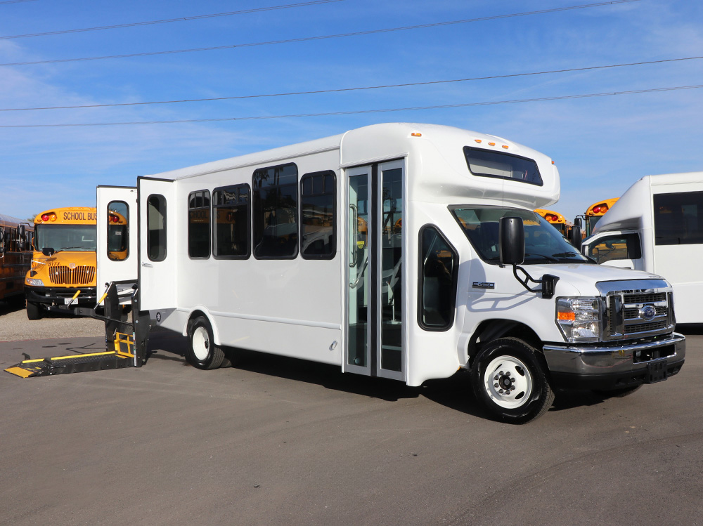 2022 Starcraft Allstar 25 front passenger side wheelchair lift