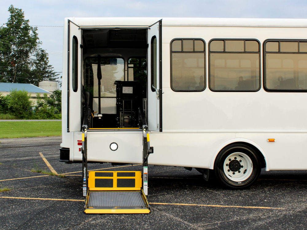 2023 Starcraft Allstar XL 36 wheelchair lift