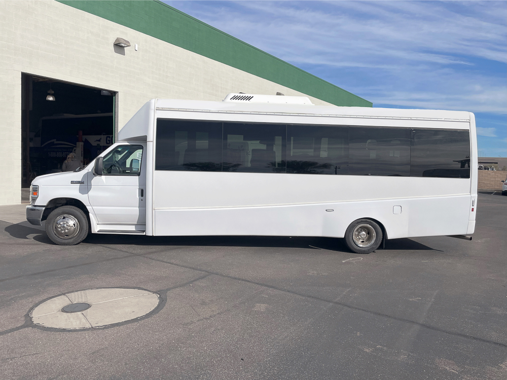 2018 Berkshire Coach Ultra 28 BD 21&2 Ford E450