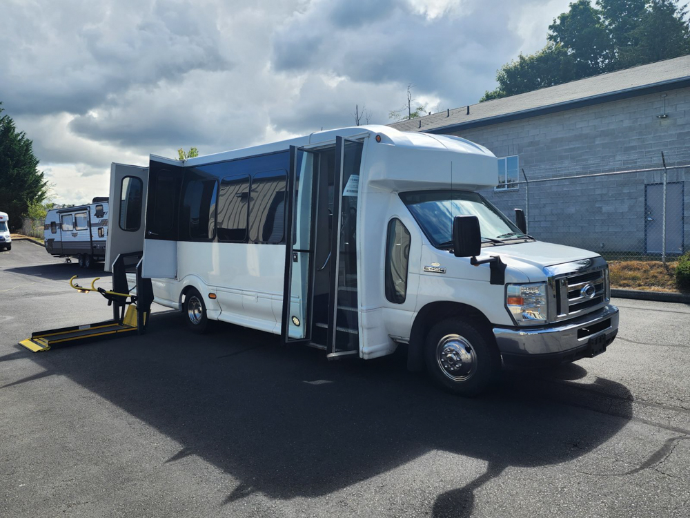 2013 Turtle Top Odyssey Exterior open and wheelchair lift