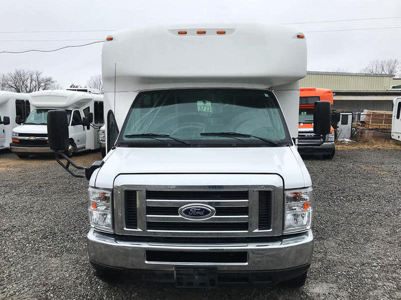 2016 StarTrans Senator II front of bus view