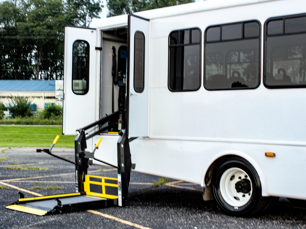 2023 Starcraft Allstar XL 36 wheelchair lift