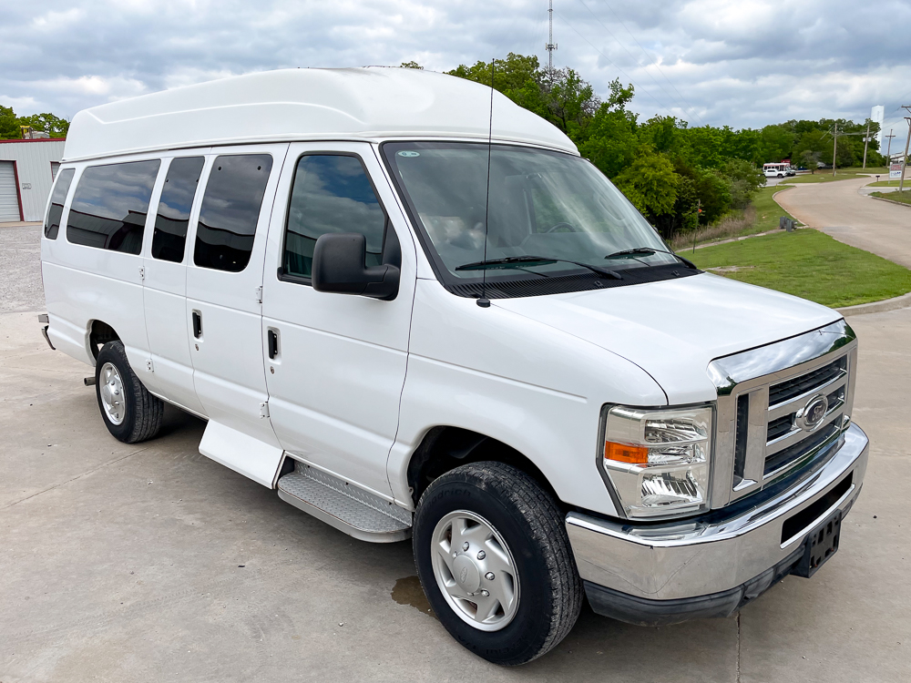 2011 Ford E150 8&2