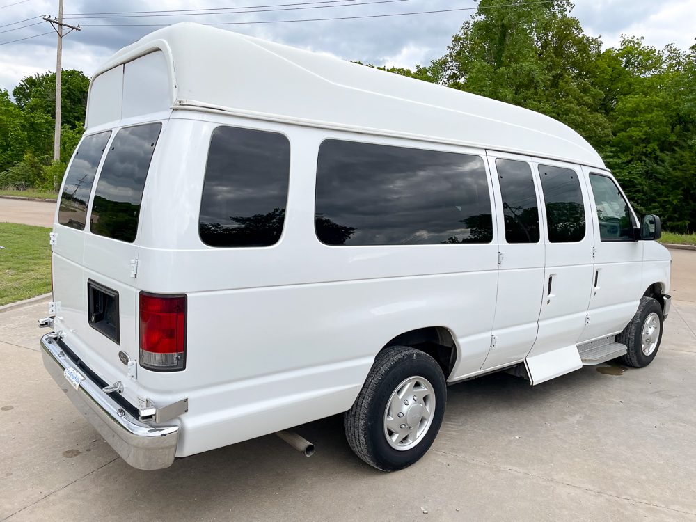 2011 Ford E150 8&2