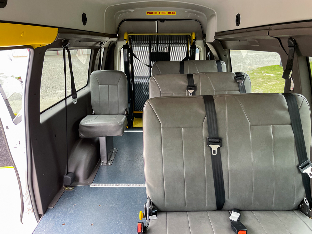 2011 Ford E150 8&2