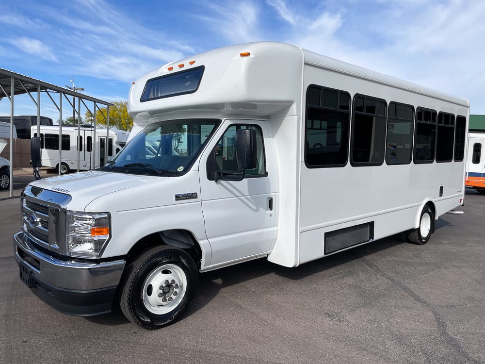 2023 Starcraft Allstar 27 wheelchair lift