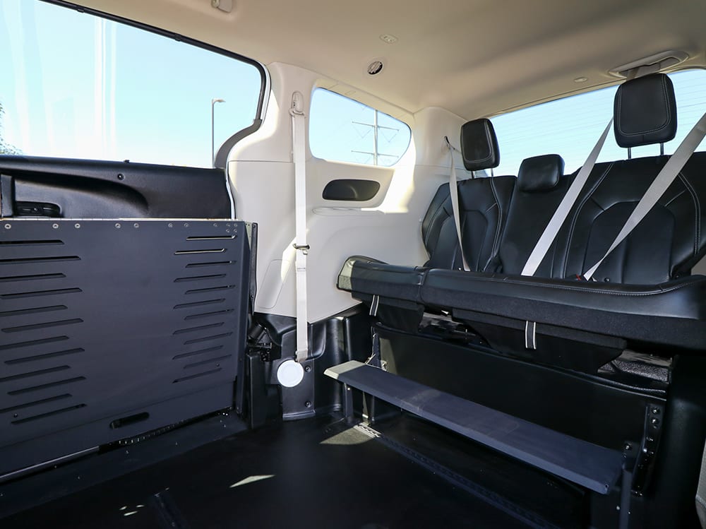 2021 BraunAbility Chrysler Voyager LX side Entry Gas 4&1 interior seating and ramp