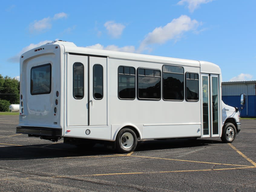 2022 Glaval Universal 25 20&2 Lightning