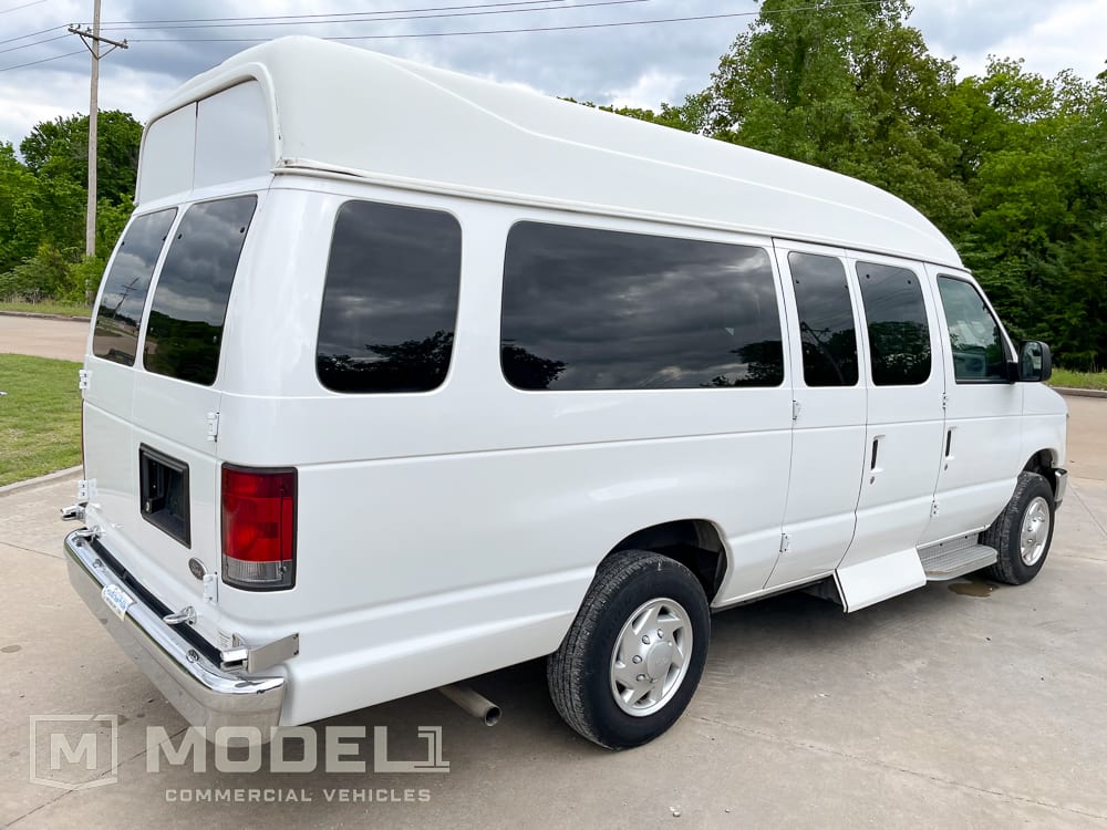 2011 Ford E150 8&2
