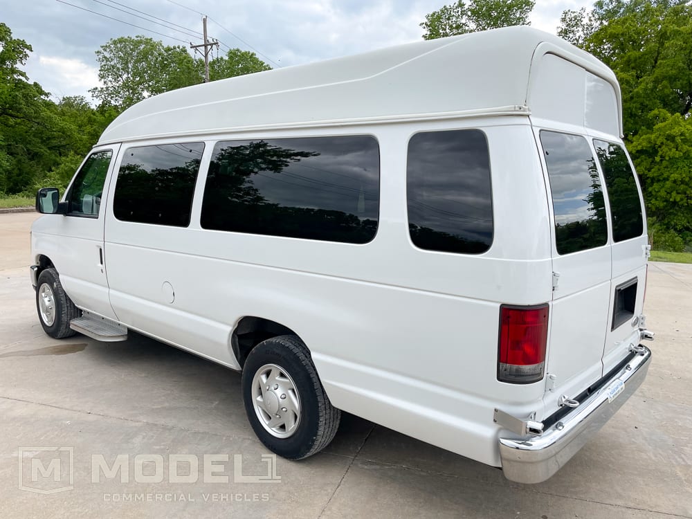 2011 Ford E150 8&2