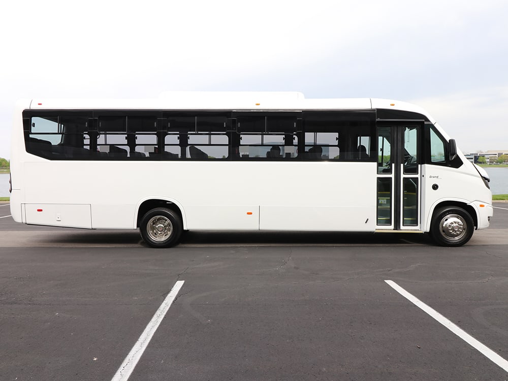 2022 Marcopolo Grand Shuttle White
