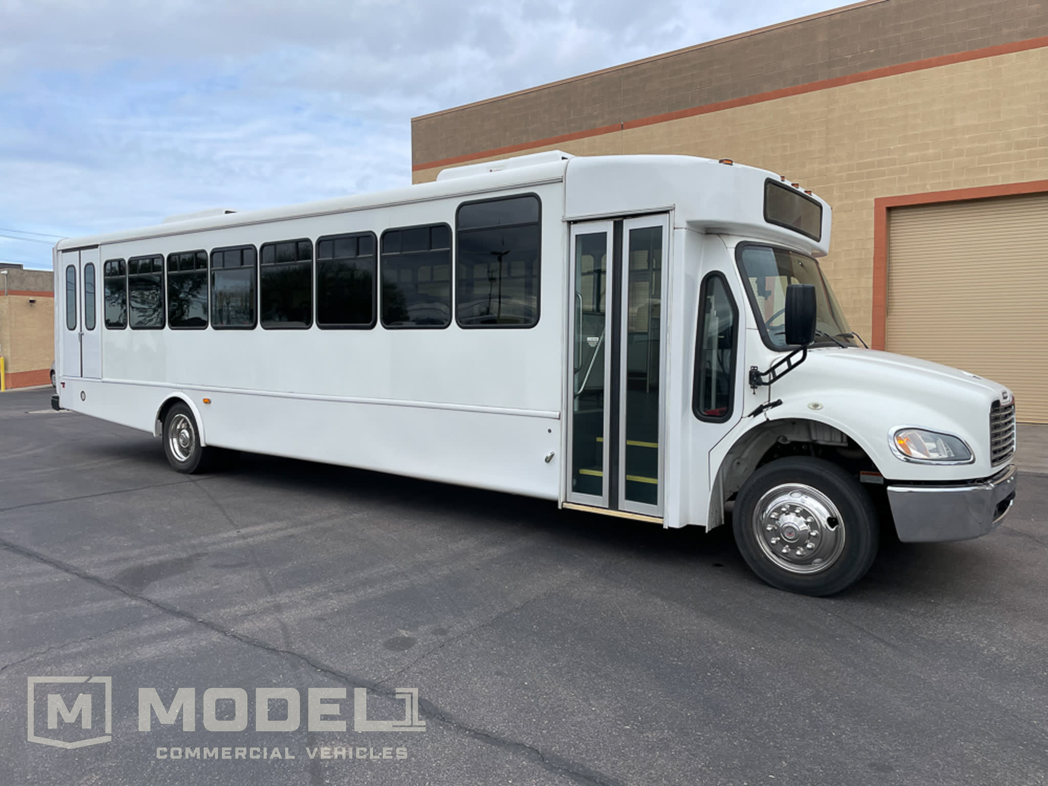 2018 StarTrans President Shuttle Bus Hero