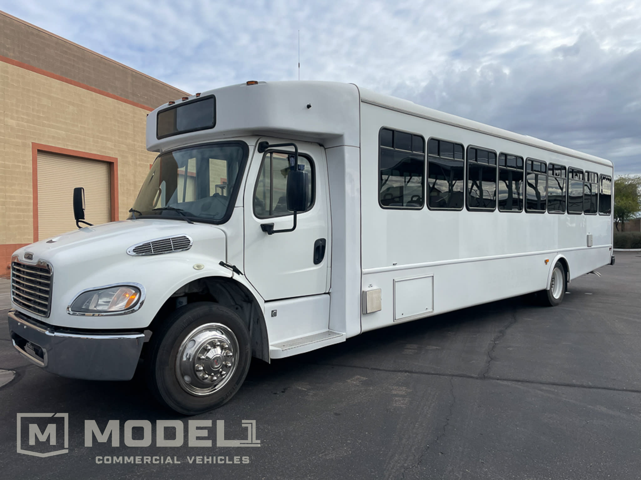 2018 StarTrans President Shuttle Bus Driver Front
