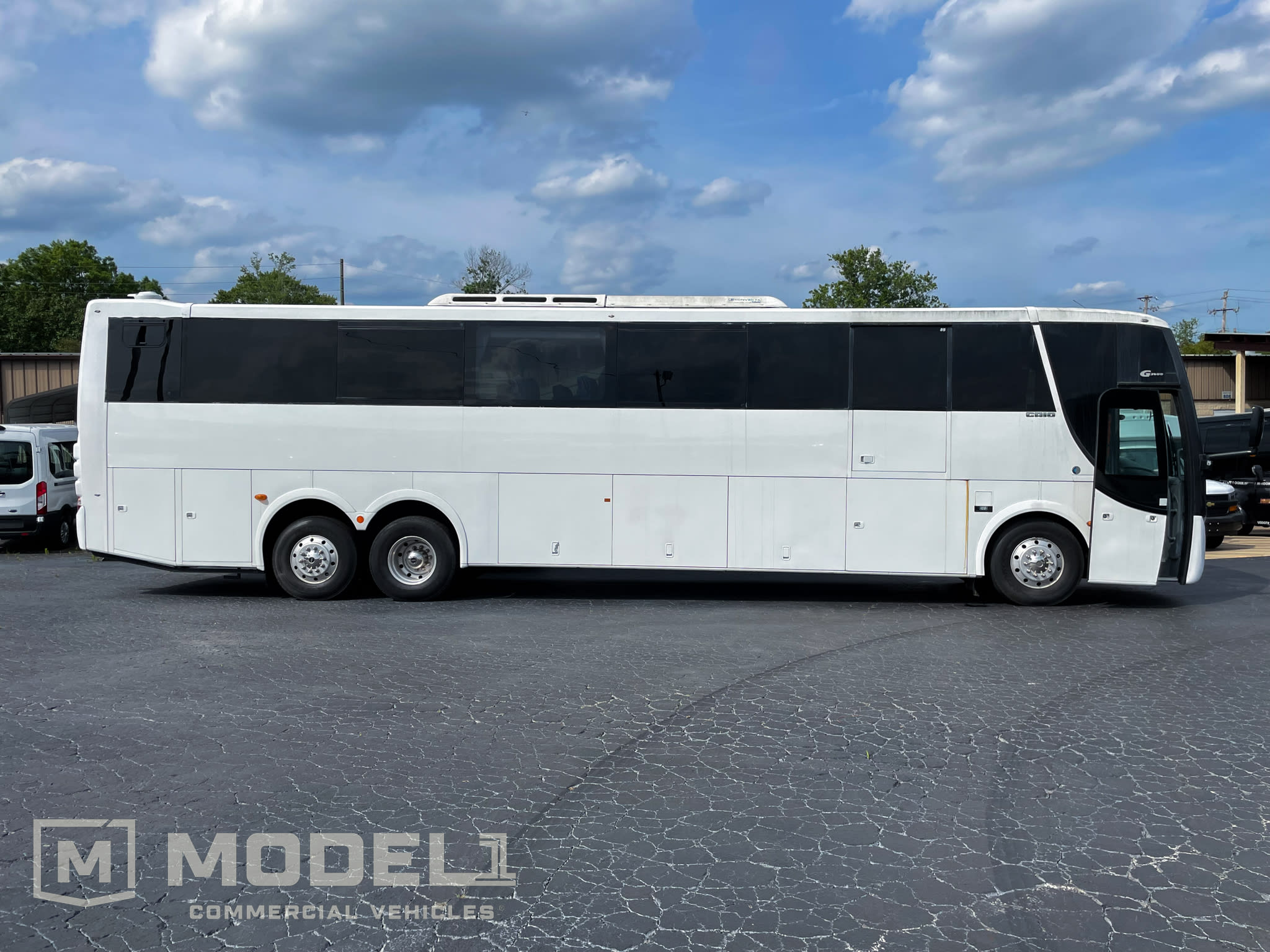2011 Caio G3600 XB Coach Passenger Side