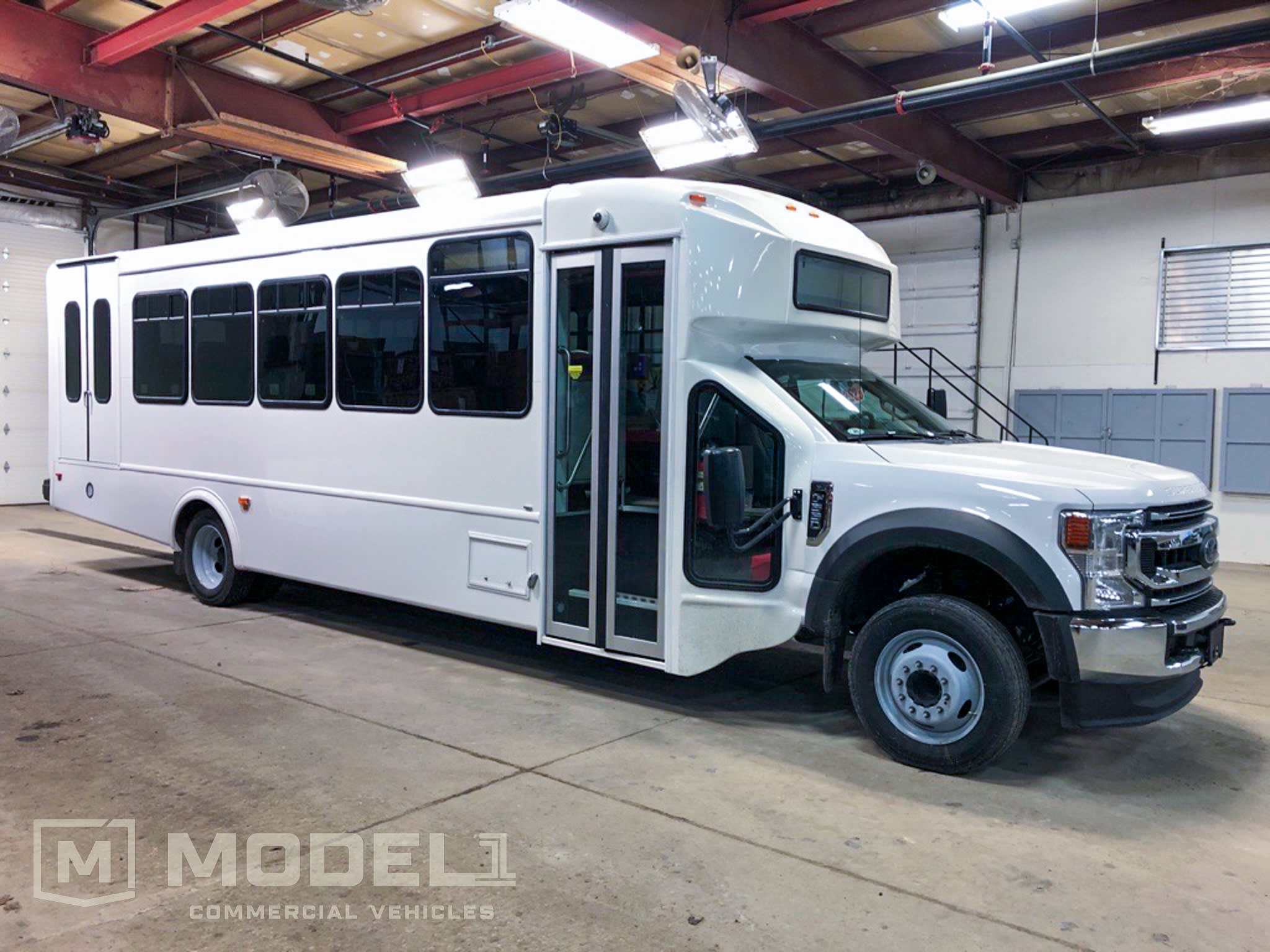 2021 Glaval Entourage 32 ET32P3002CZF21 | Model 1