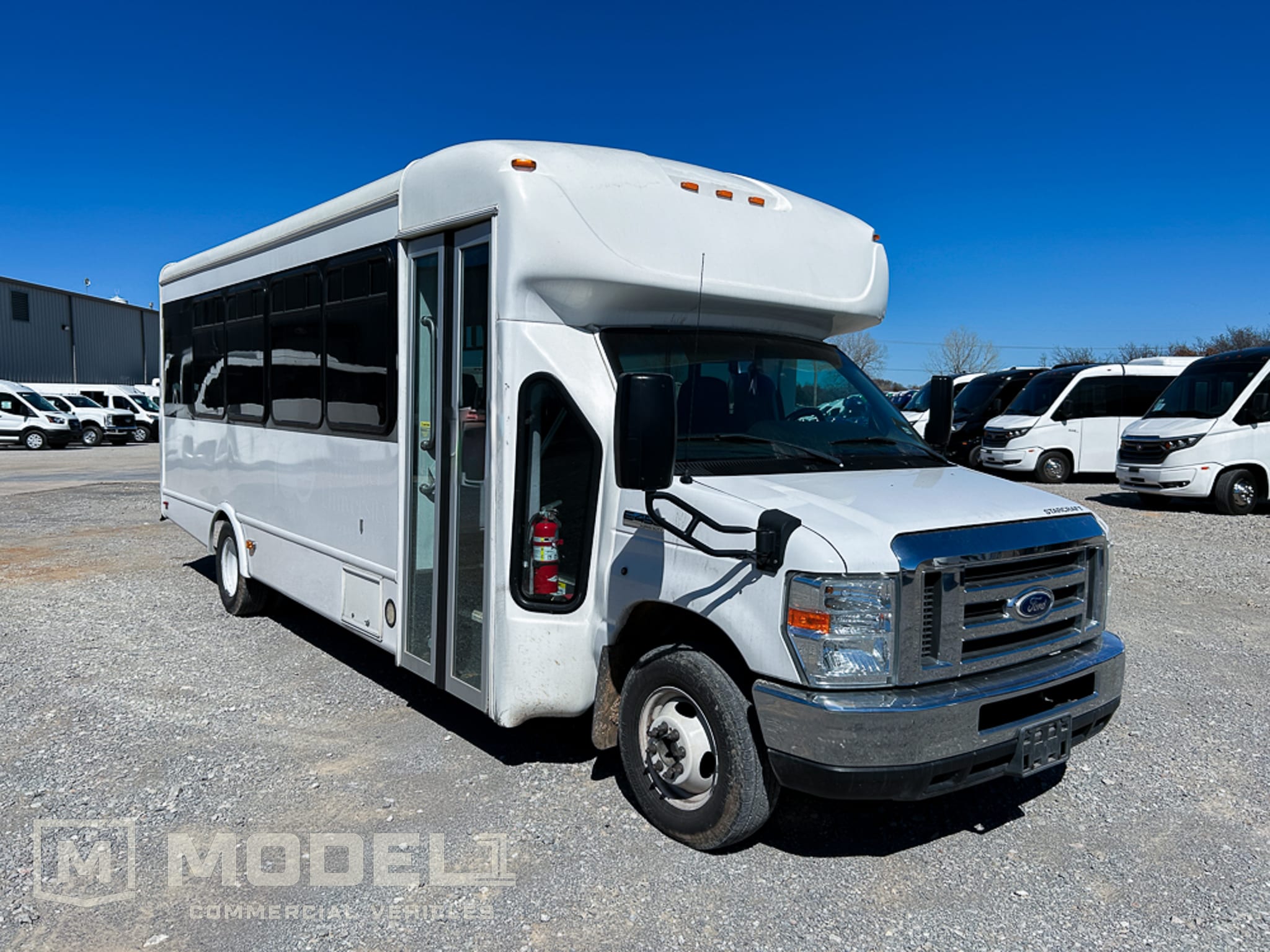 2016 Ford E-Series DRW E-450 Super Duty 158 in WB's photo
