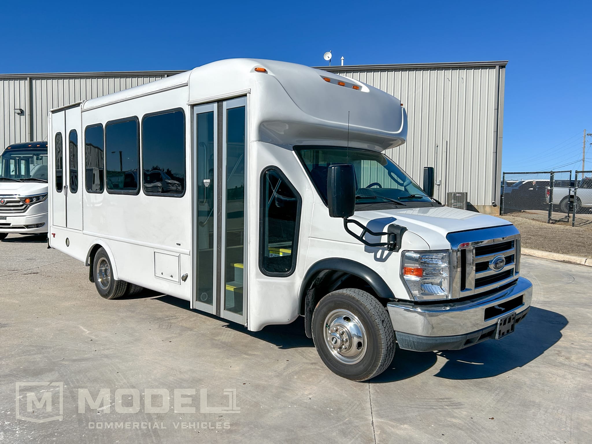 2019 Ford E-Series SRW E-350 Super Duty 138 in WB's photo