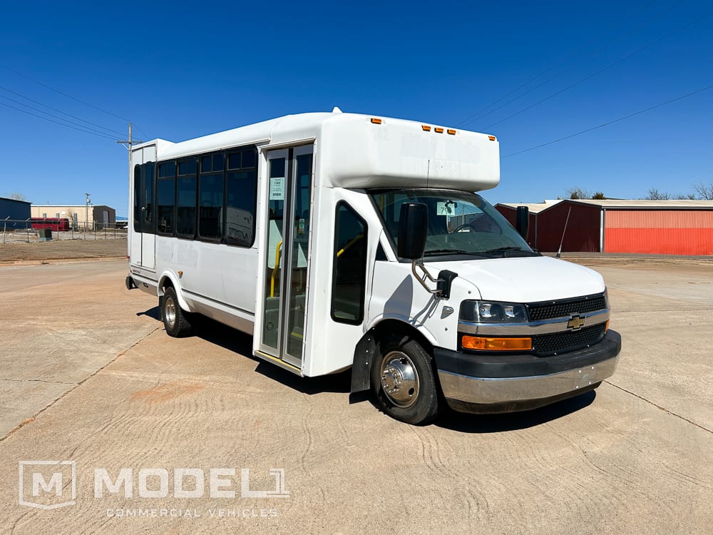 2014 Chevrolet Express 4500 159" WB Diesel's photo