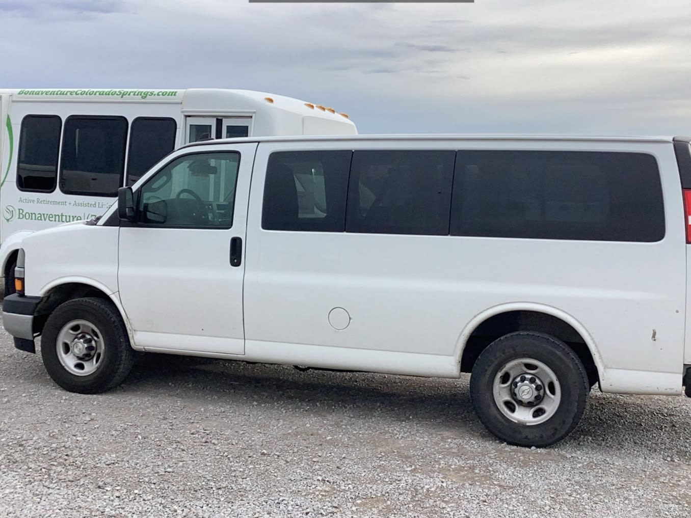 2019 Chevrolet Express 2500 LT's photo