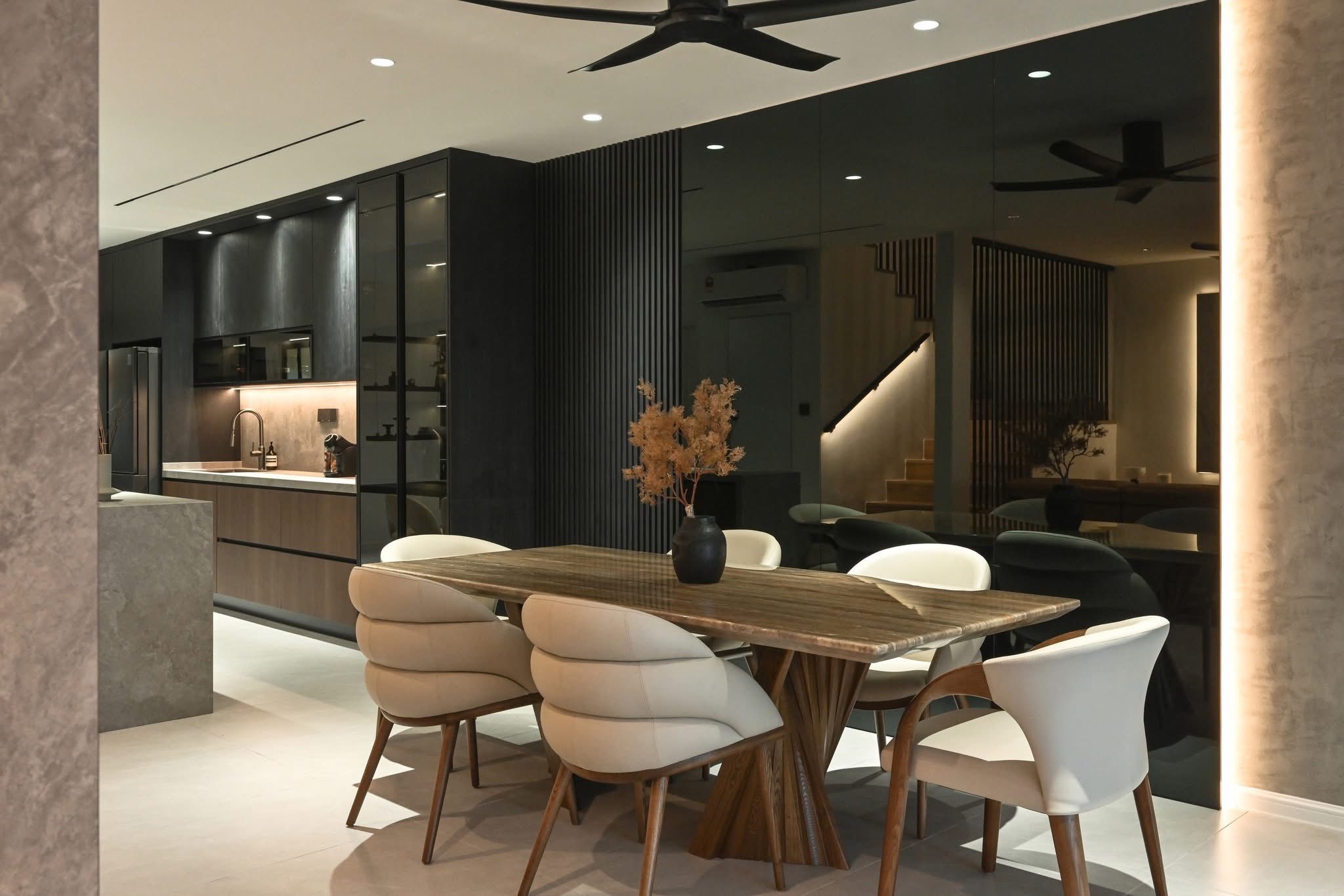 Lựa chọn chất liệu cho bàn ăn