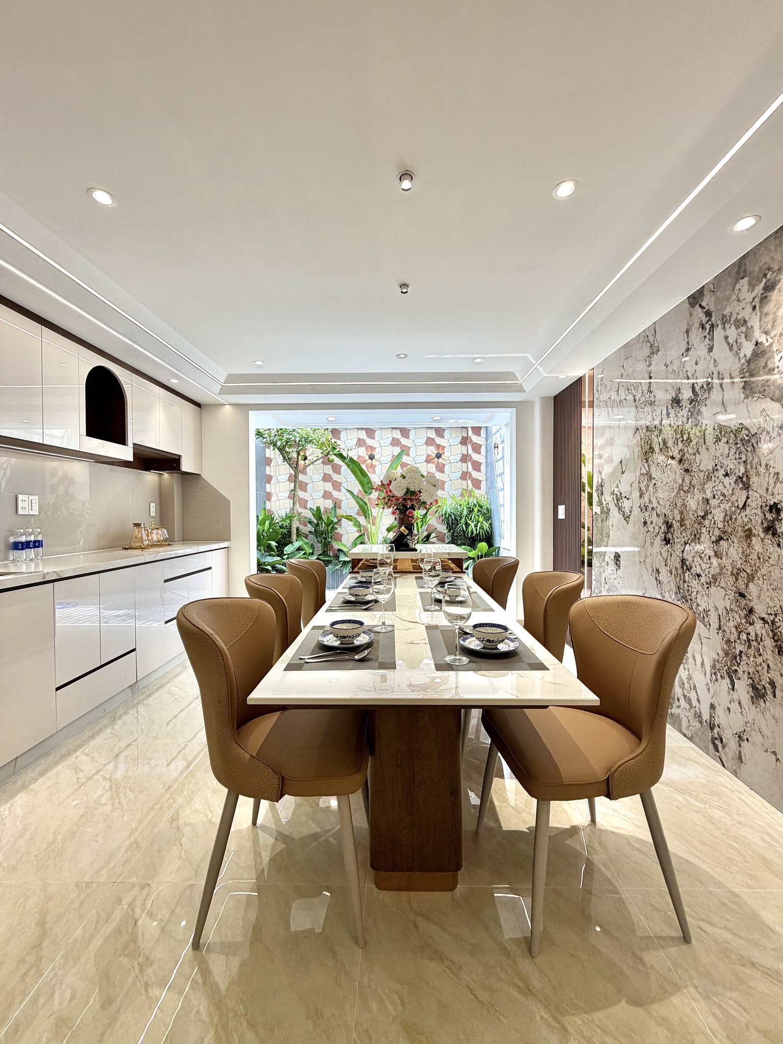 Lựa chọn bàn ăn hình chữ nhật