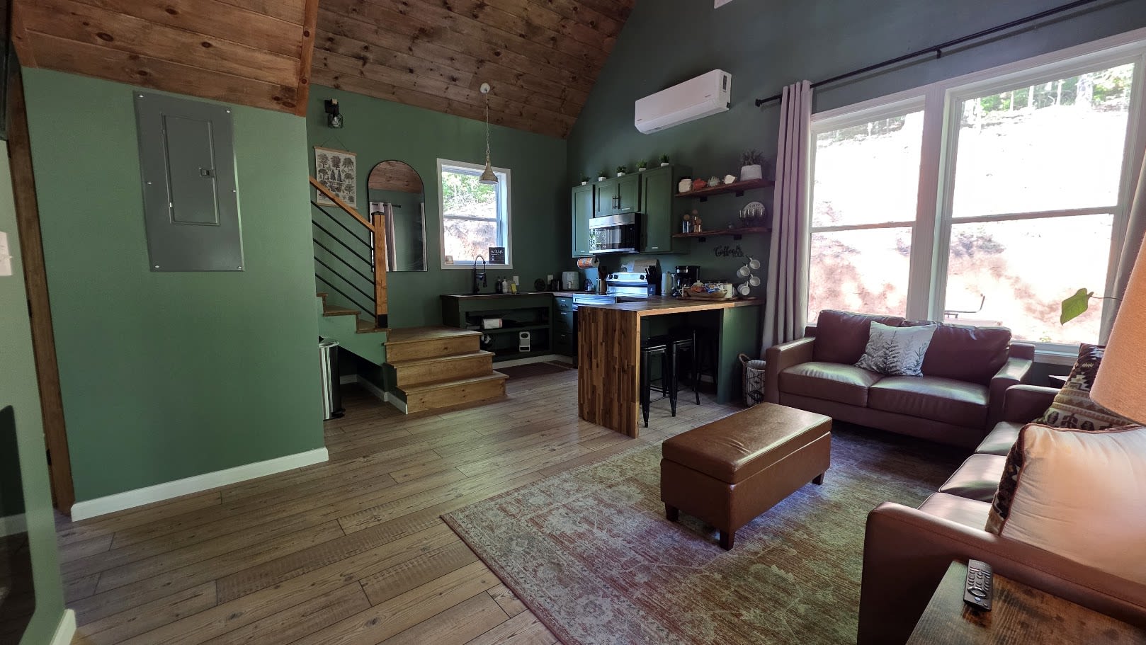 Full kitchen with bar seating