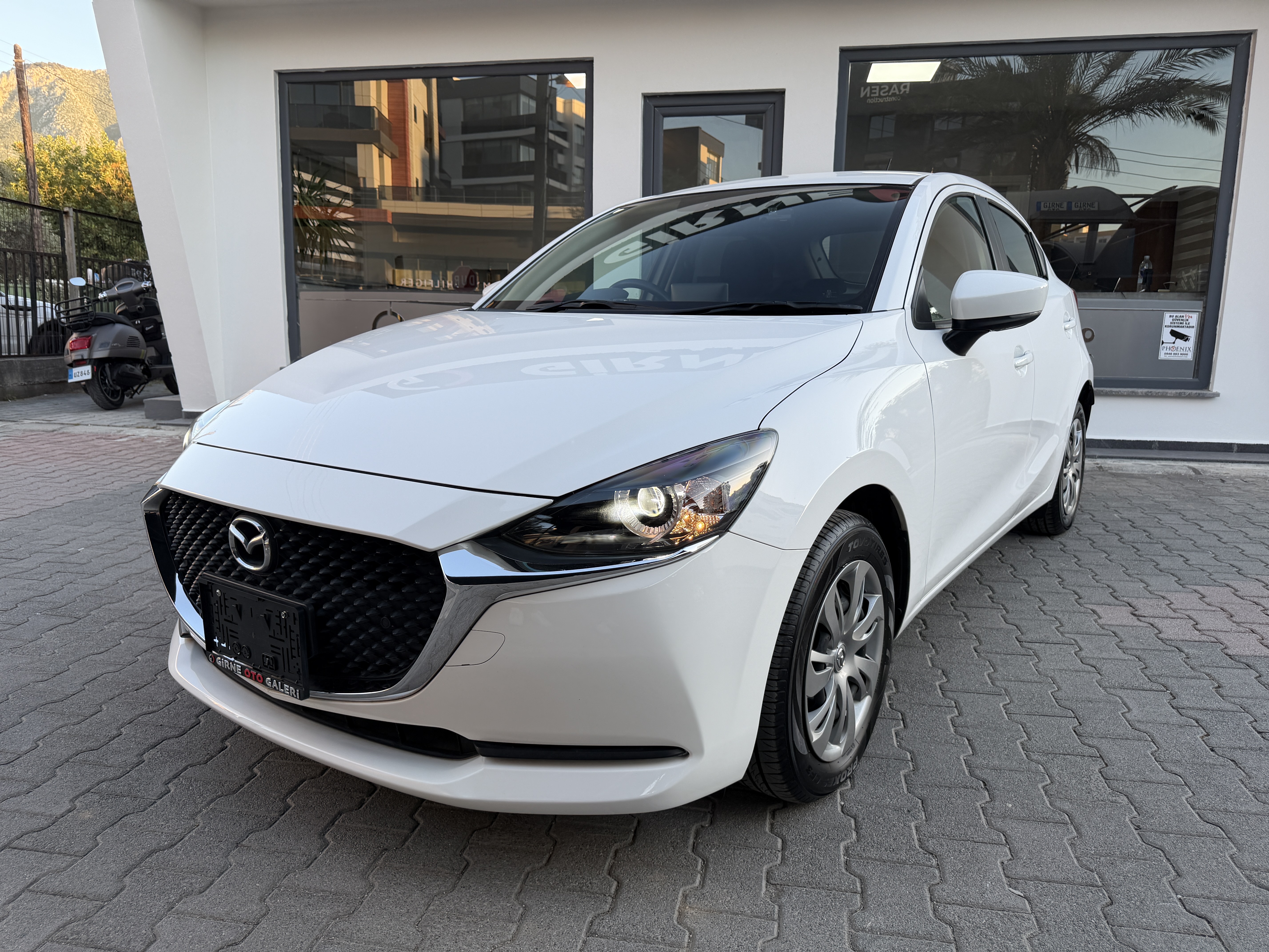 Mazda Mazda2 2023