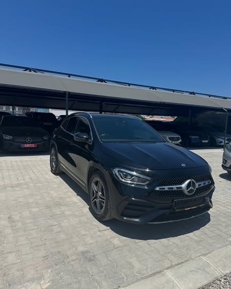 Mercedes-Benz GLA 180  2023