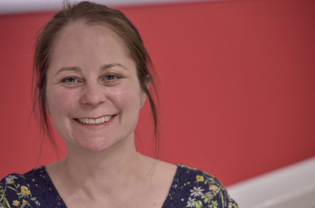 Photo of Tracy smiling